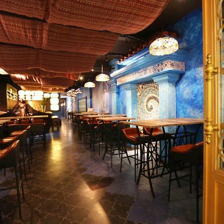 Aquarizon Boutique Hostel & City Bar Ho Chi Minh City Bagian luar foto