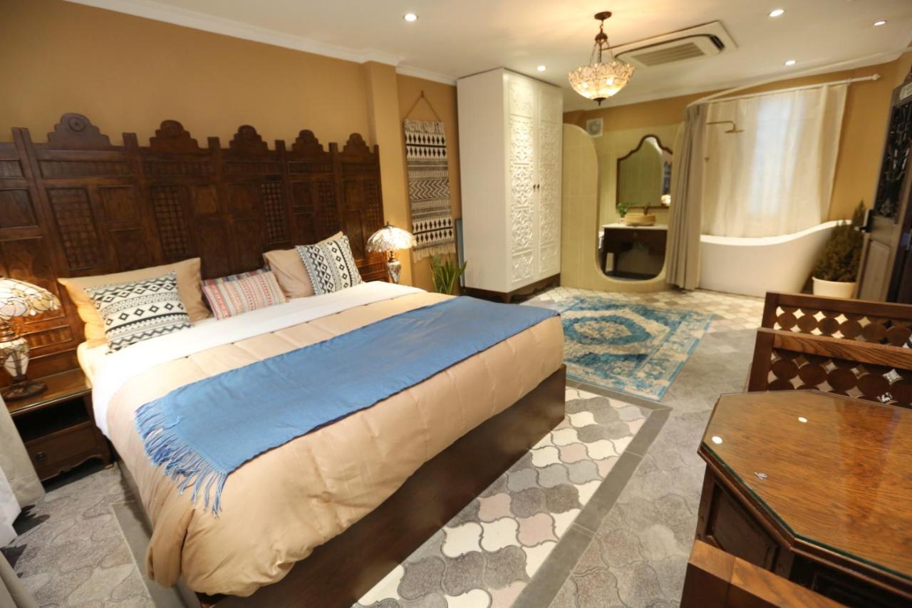 Aquarizon Boutique Hostel & City Bar Ho Chi Minh City Bagian luar foto