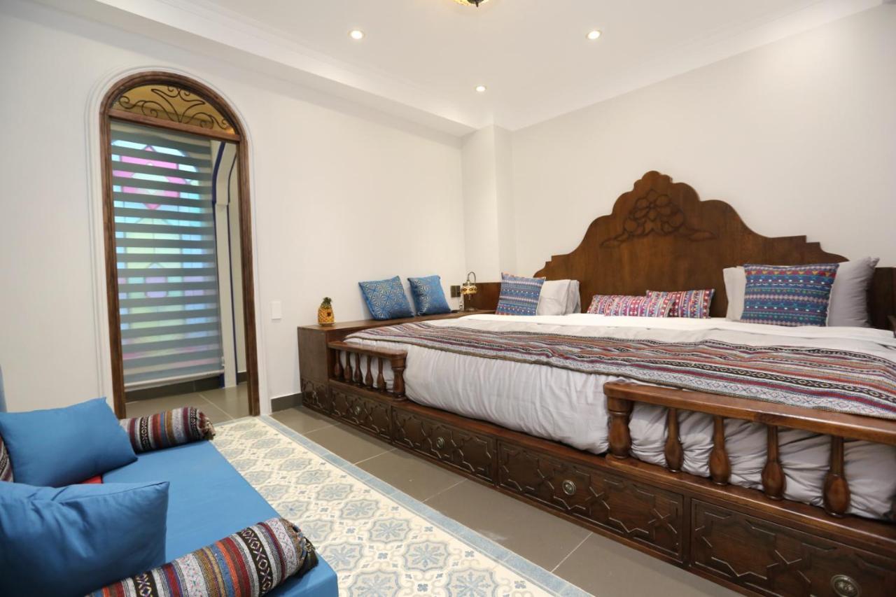 Aquarizon Boutique Hostel & City Bar Ho Chi Minh City Bagian luar foto