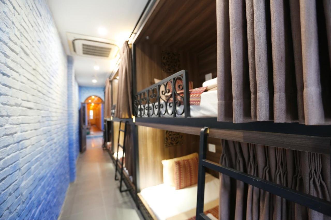 Aquarizon Boutique Hostel & City Bar Ho Chi Minh City Bagian luar foto