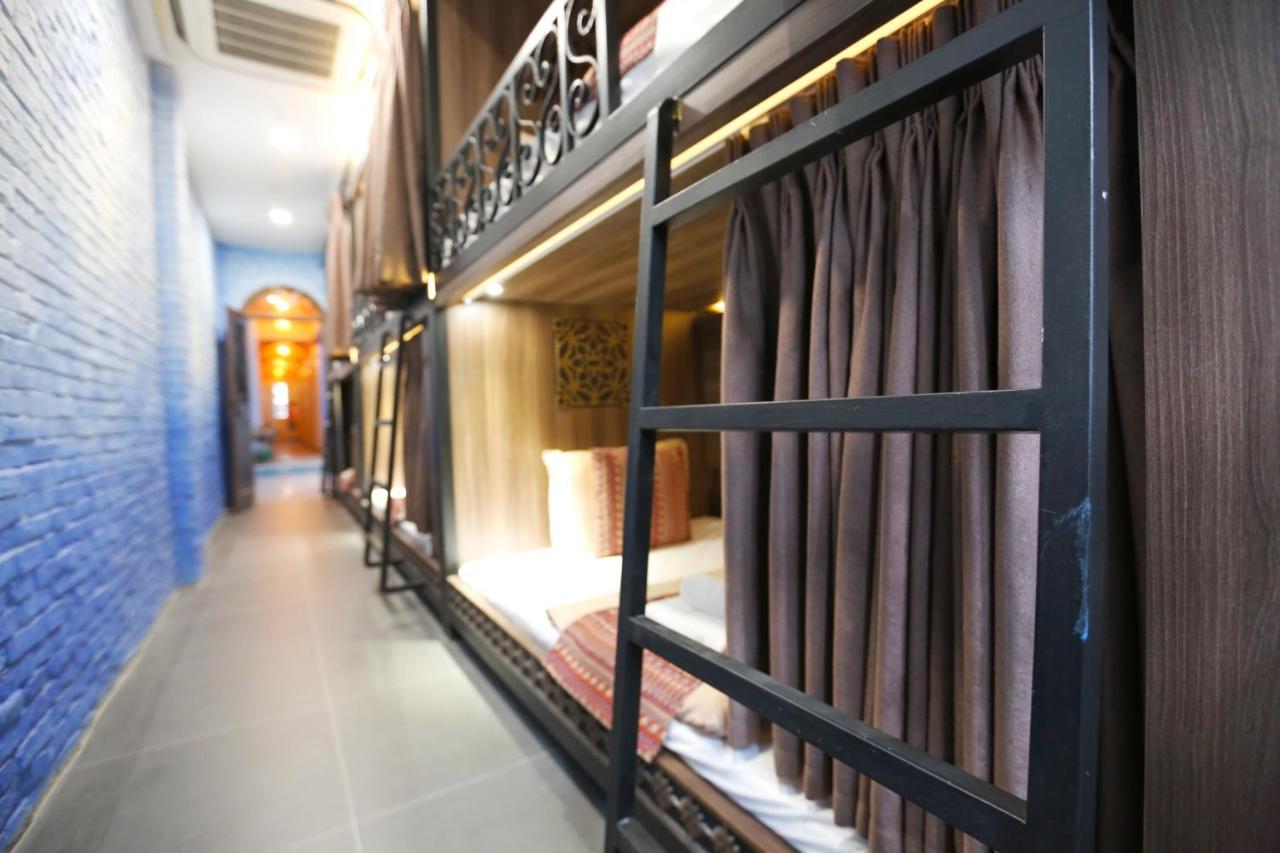 Aquarizon Boutique Hostel & City Bar Ho Chi Minh City Bagian luar foto