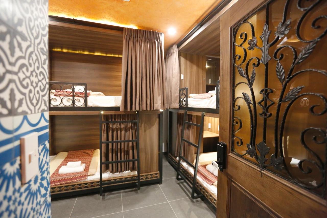 Aquarizon Boutique Hostel & City Bar Ho Chi Minh City Bagian luar foto