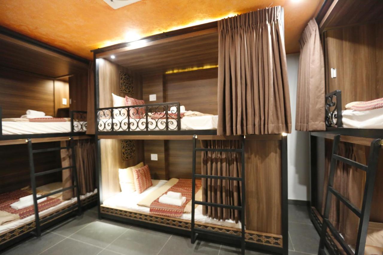 Aquarizon Boutique Hostel & City Bar Ho Chi Minh City Bagian luar foto