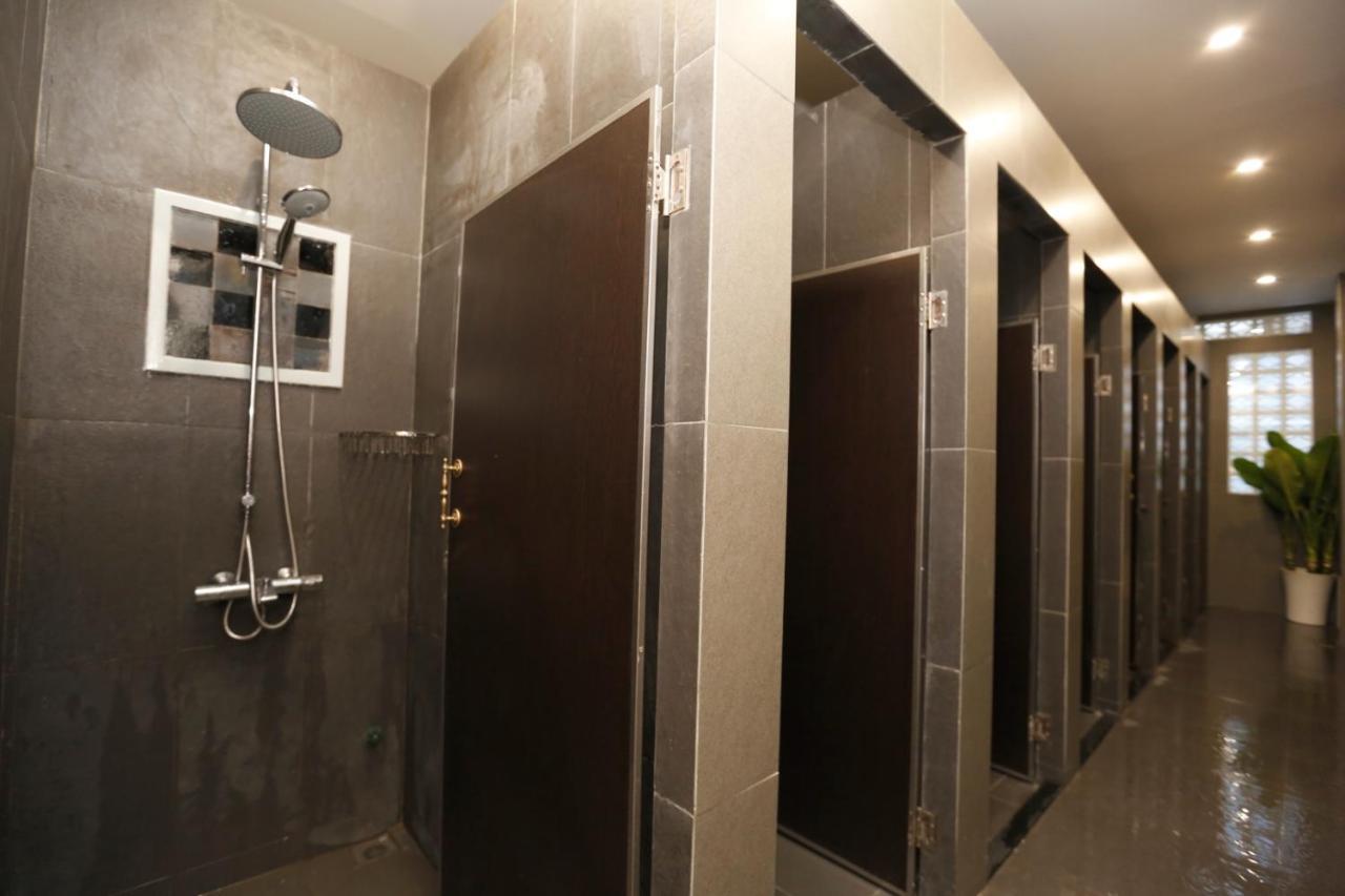 Aquarizon Boutique Hostel & City Bar Ho Chi Minh City Bagian luar foto
