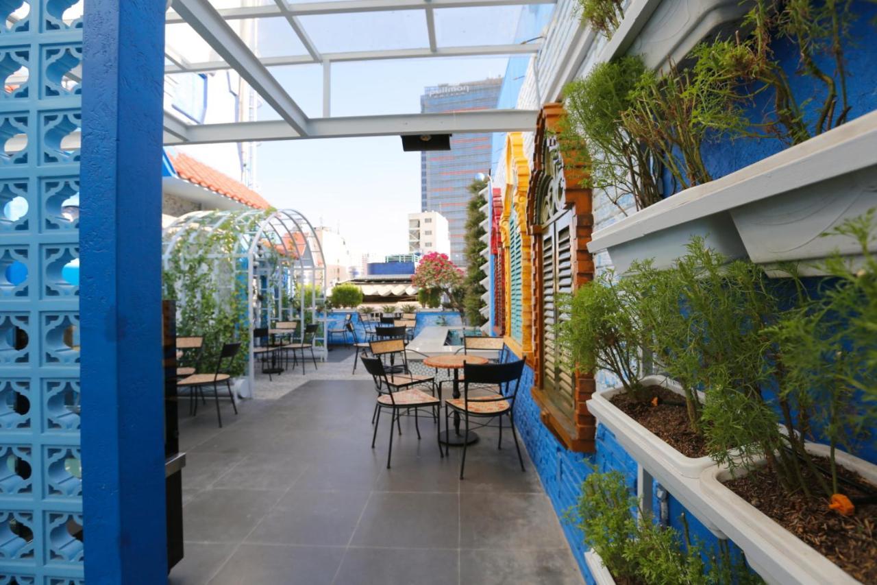 Aquarizon Boutique Hostel & City Bar Ho Chi Minh City Bagian luar foto