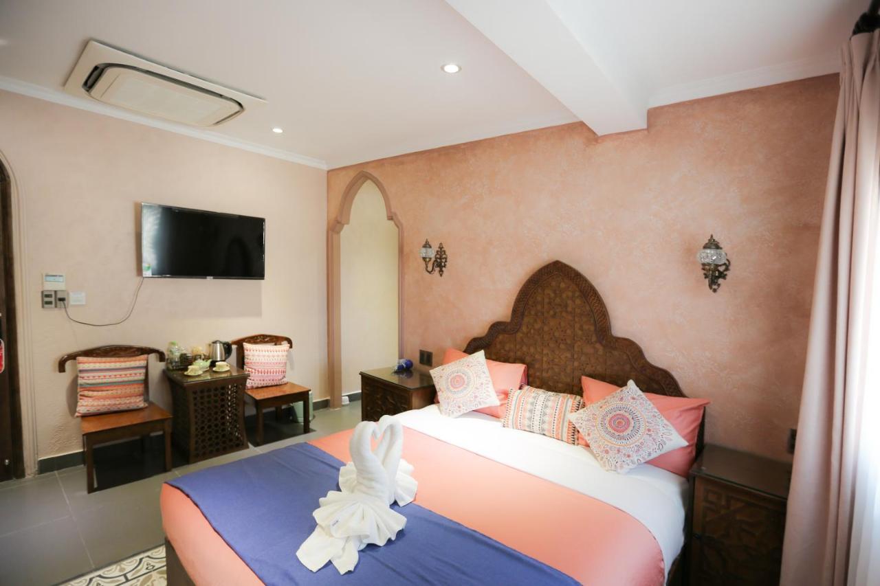Aquarizon Boutique Hostel & City Bar Ho Chi Minh City Bagian luar foto
