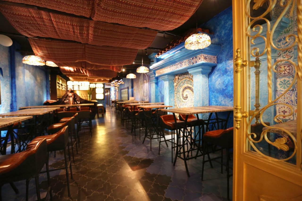 Aquarizon Boutique Hostel & City Bar Ho Chi Minh City Bagian luar foto