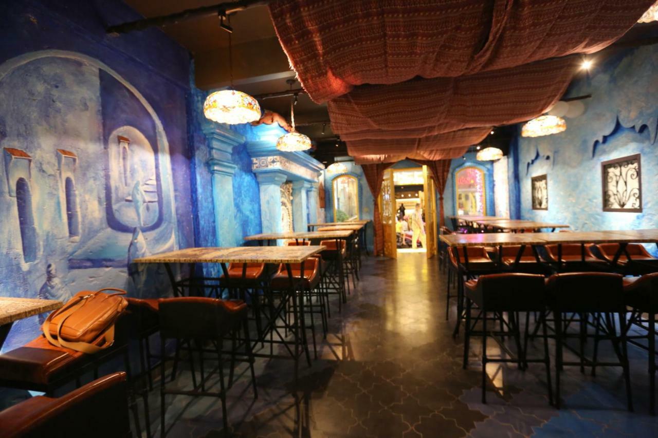 Aquarizon Boutique Hostel & City Bar Ho Chi Minh City Bagian luar foto