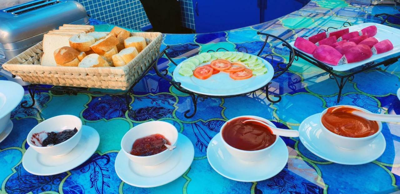 Aquarizon Boutique Hostel & City Bar Ho Chi Minh City Bagian luar foto